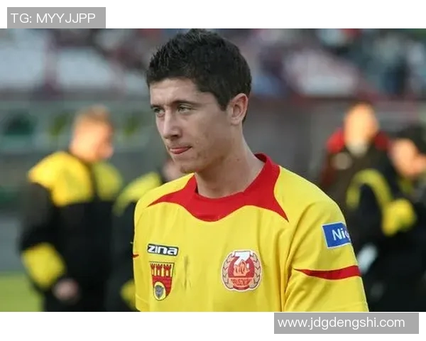 莱万的传奇之路：从天才少年到足坛巨星的成长历程与辉煌成就