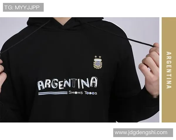 足球明星印花卫衣时尚搭配推荐及图片大全欣赏 足球明星印花卫衣时尚搭配推荐及图片大全欣赏